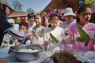 迈克-布朗：梅图很高 他能防很多位置 运动能力出色